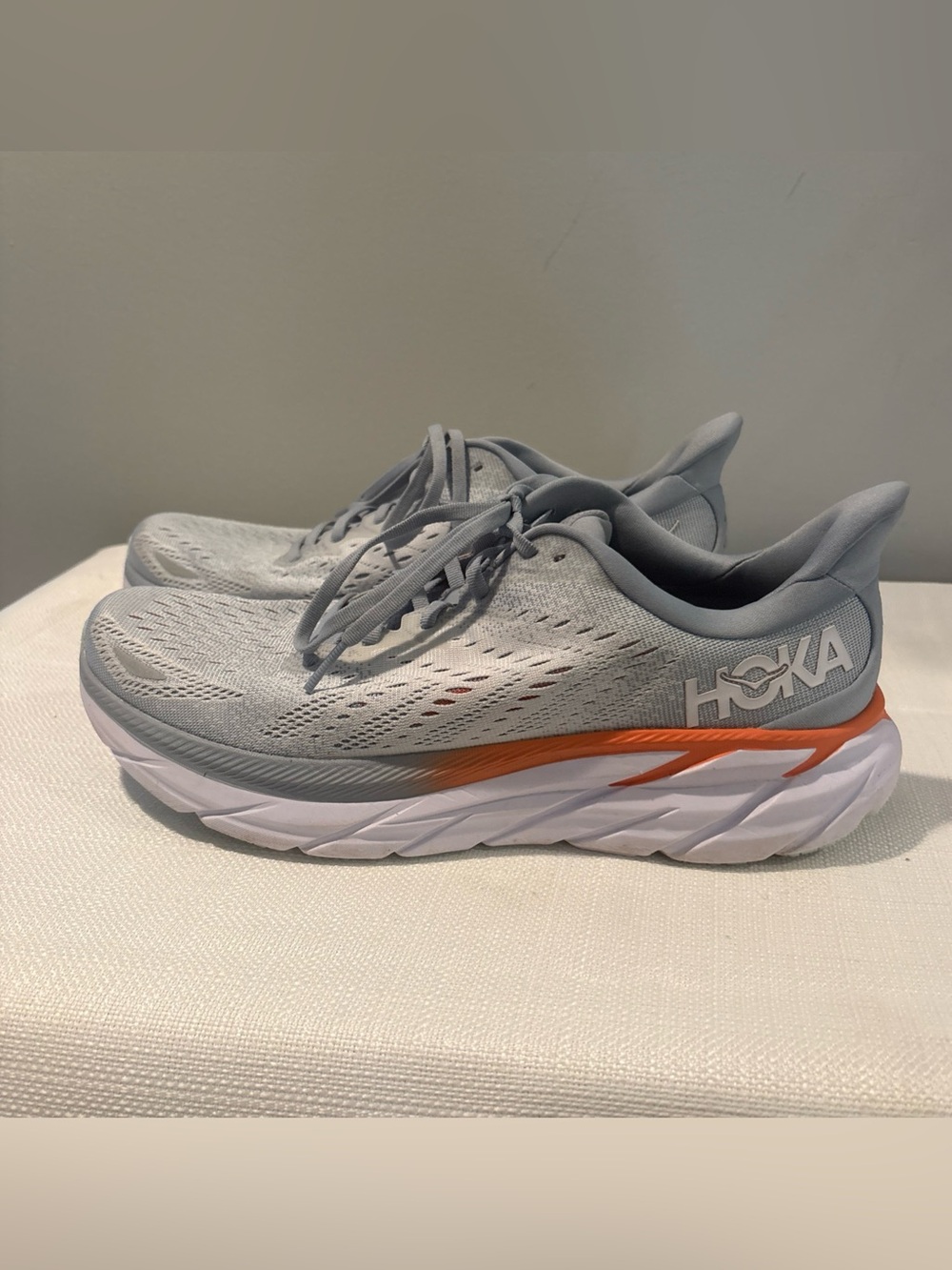 Hoka One One Women’s Clifton 8 Size 11B